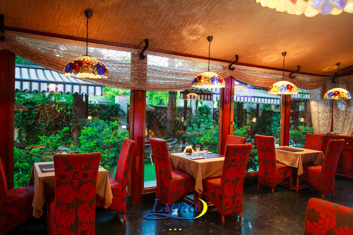 Luna Hotel Chisinau Luaran gambar