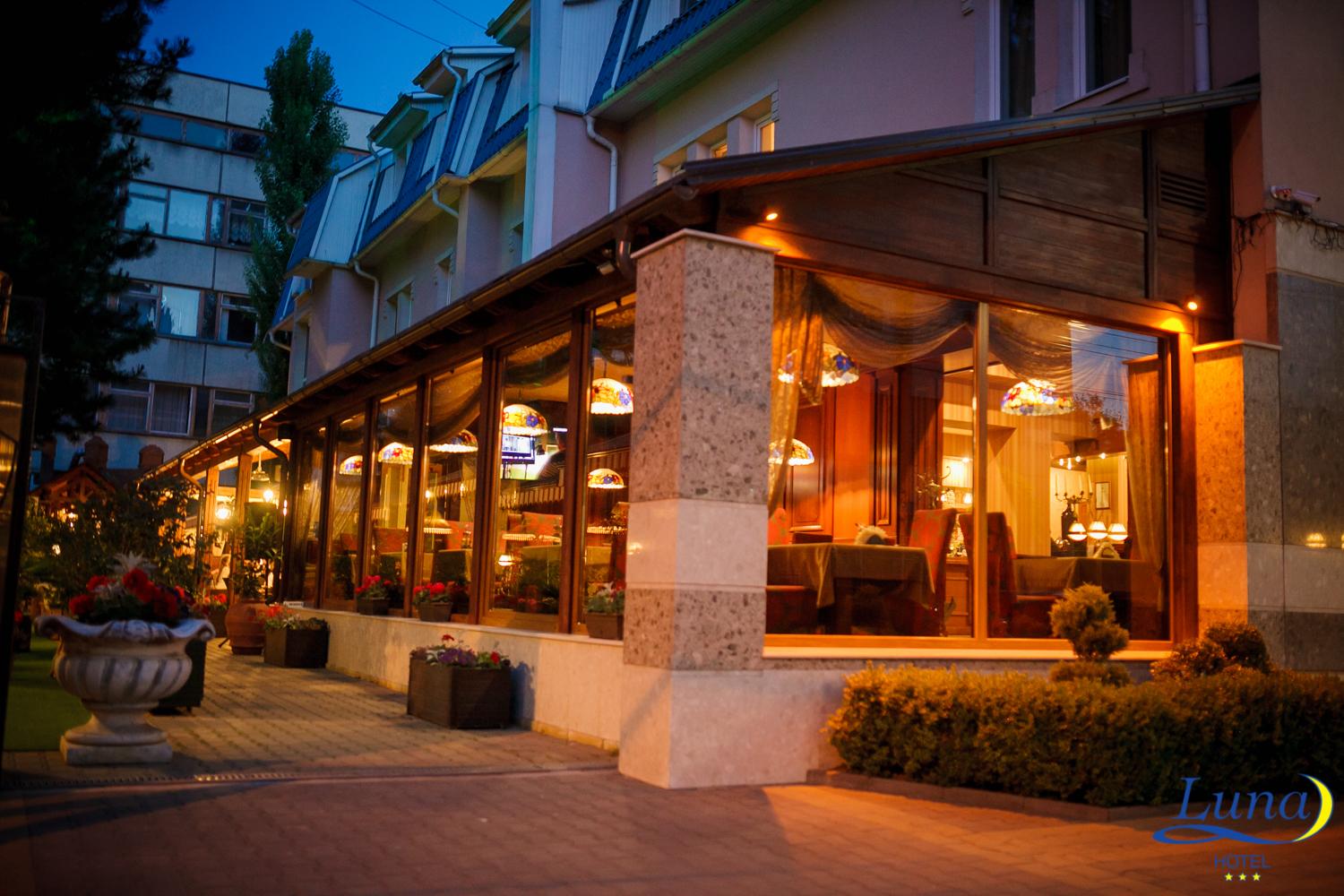 Luna Hotel Chisinau Luaran gambar