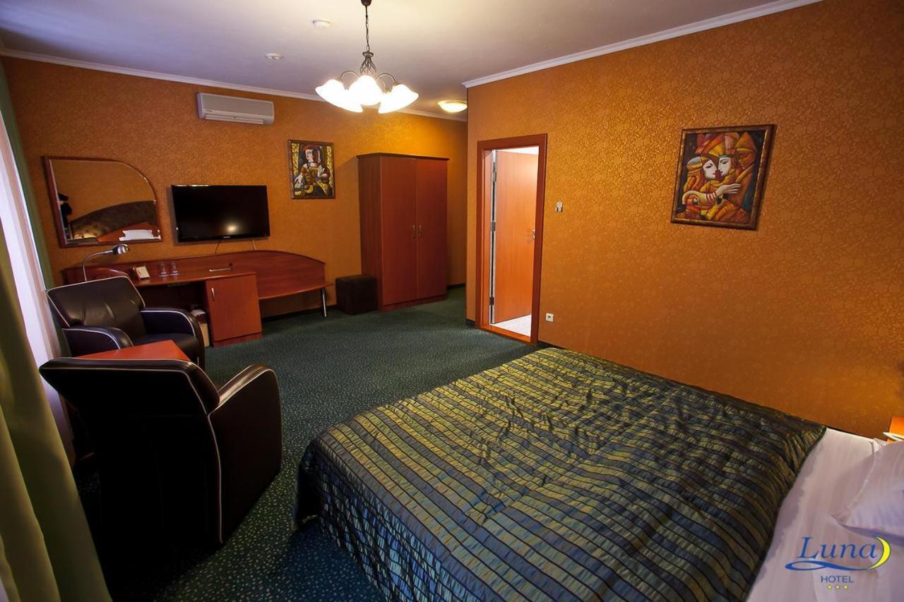 Luna Hotel Chisinau Luaran gambar