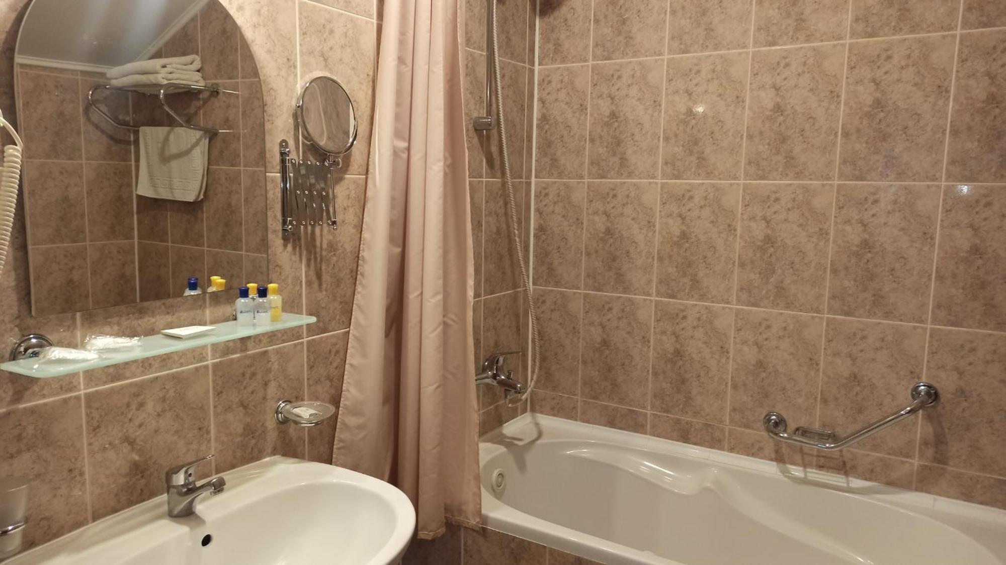 Luna Hotel Chisinau Luaran gambar