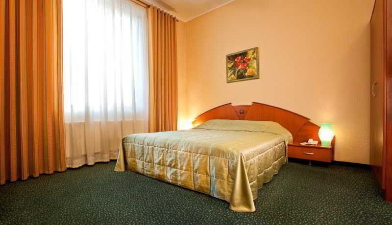 Luna Hotel Chisinau Luaran gambar