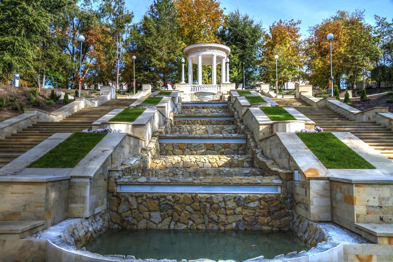 Luna Hotel Chisinau Luaran gambar