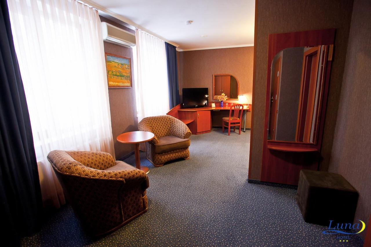 Luna Hotel Chisinau Luaran gambar