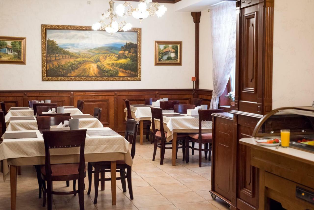 Luna Hotel Chisinau Luaran gambar