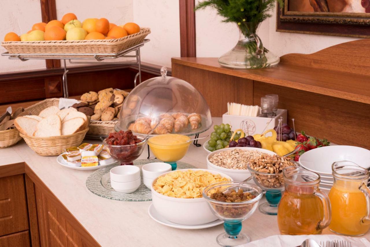 Luna Hotel Chisinau Luaran gambar